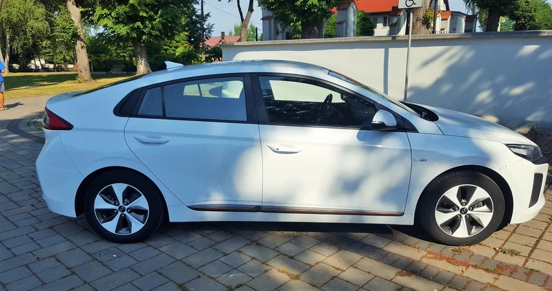 Hyundai IONIQ cena 75900 przebieg: 40000, rok produkcji 2018 z Ostrów Mazowiecka małe 211